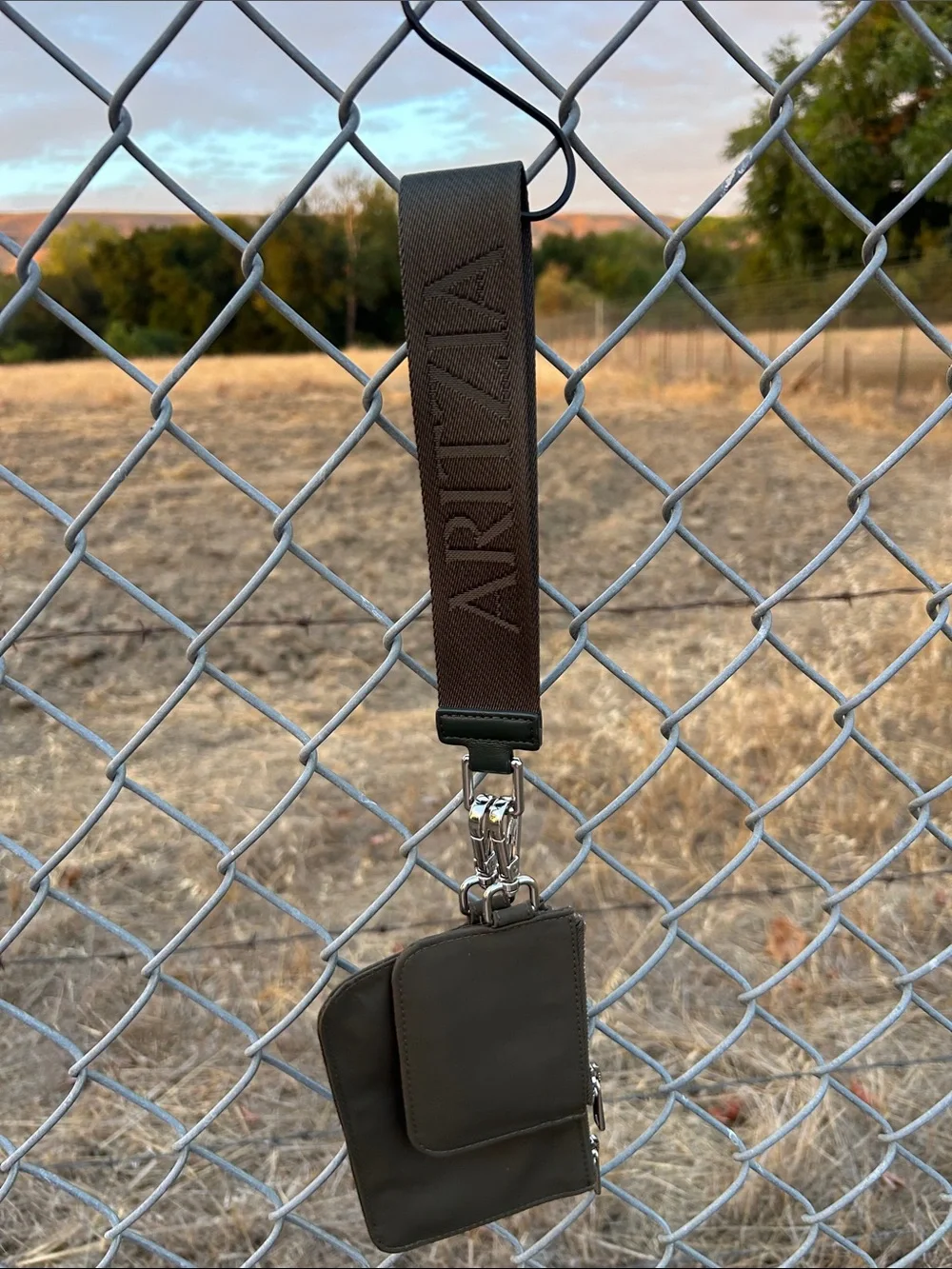 Aritzia Go-Getter Wristlet Olive Green